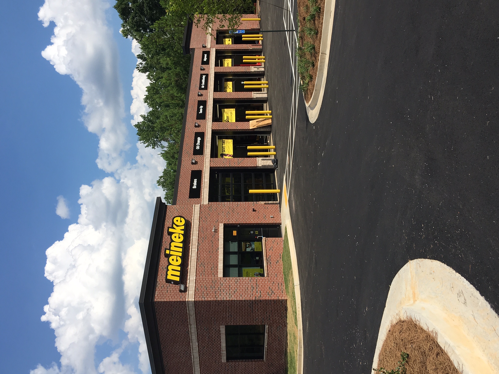 Auto Repair near Alpharetta Meineke 2685 Oil Change Brakes Mufflers